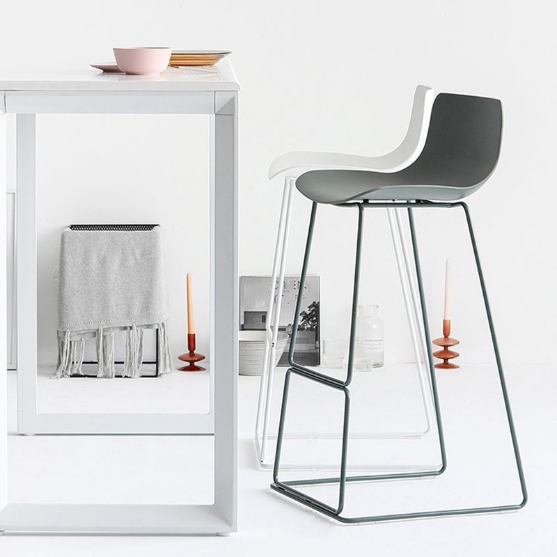 Modern Coffee Shop Armless Stool Matte Finish Plastic Barstool Clearhalo 'Bar Furniture' 'Bar Stools' 'bar_stools' 'furn' 'furn_bar_stools' 'Furniture' 'furniture_bar_stools' 'Kitchen & Dining Furniture' 1200x1200_2b8aa803-c9c9-45ee-8f9f-f0992aac24e7