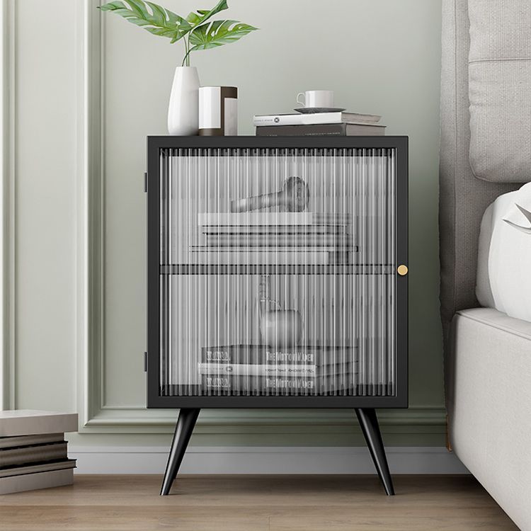 Las puertas modernas incluían la mesita de noche de metal de la cama con las piernas para el dormitorio