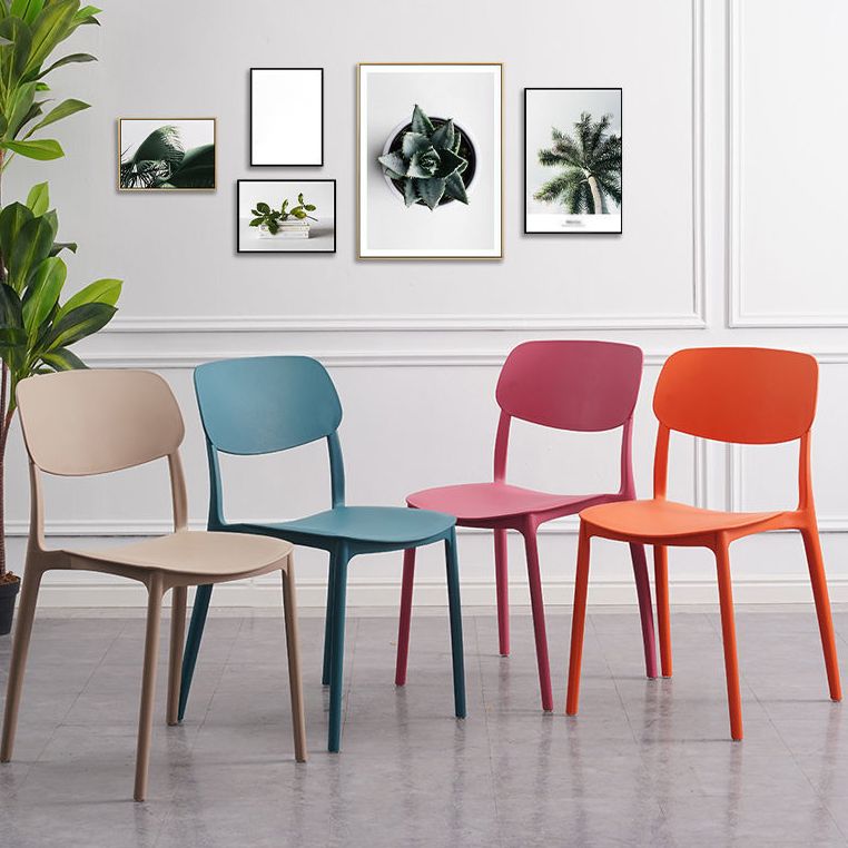 Sedia laterale impilabile contemporanea in plastica aperta sedia da pranzo