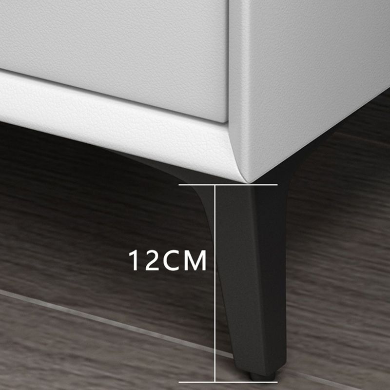 Leder Nachttisch mit 4 schwarzen Beinen glamourösem Nachttisch mit Schubladen