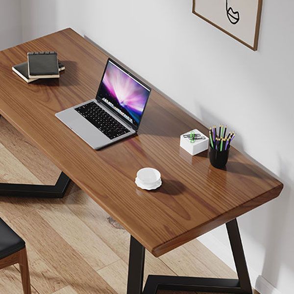 産業スタイルのライティングデスクホーム用の金属ベース付きソリッドウッドオフィスデスク