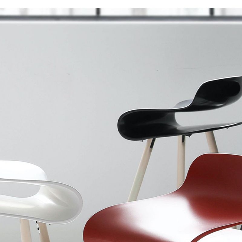 Sgabello da bar con barra bassa in metallo bassa con armi interno interno contemporaneo con poggiapiedi