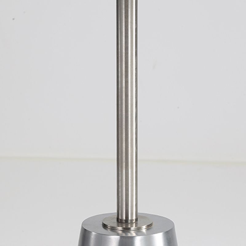 Zeitgenössischer rostfreier Stahlrund -Side -End -Endtisch mit Metallpodestbein