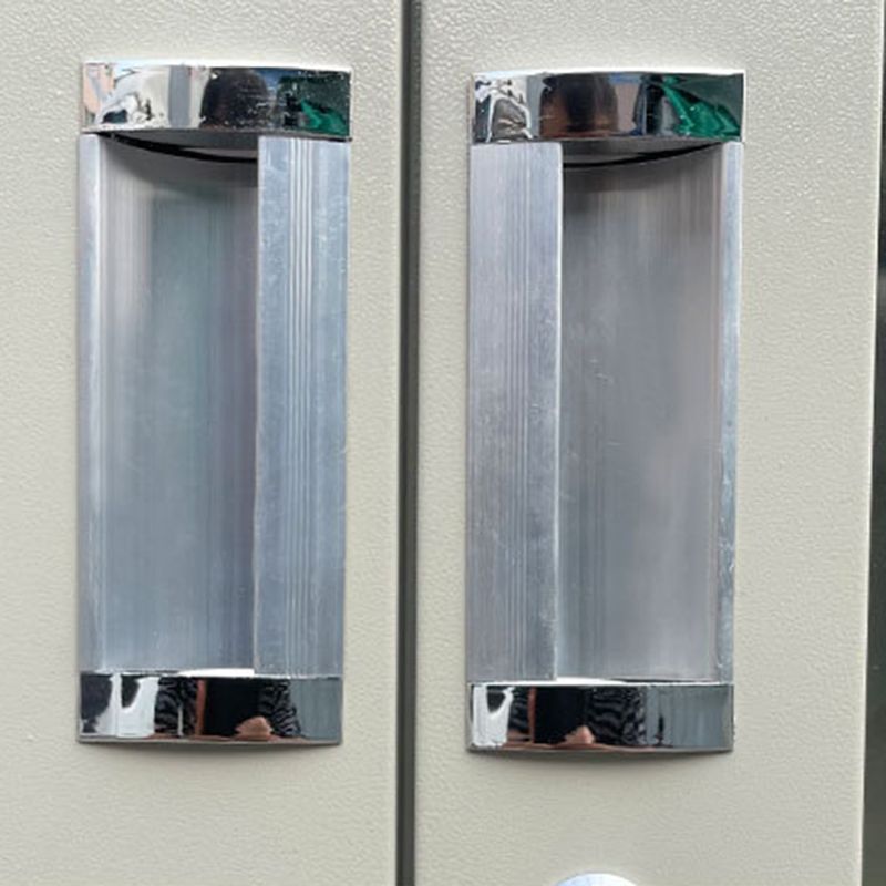 Archivo moderno de archivos de bloqueo de metal con estantes de almacenamiento