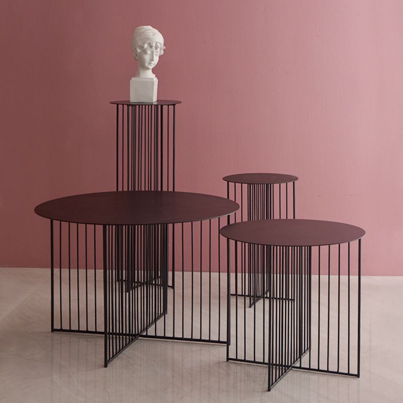 Mesa de centro moderna de hierro de mediados de siglo, mesa de cóctel con marco redondo de metal