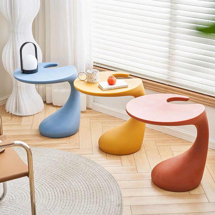 Naturally Shaped Accent Side Table Plastic C Side Table Side End Snack Table Clearhalo 'Coffee & Accent Tables' 'End & Side Tables' 'end_side_tables' 'furn' 'furn_end_side_tables' 'Furniture' 'Living Room Furniture' 1200x1200_2d8beba0-96b8-4c81-979c-dcf43f908a80