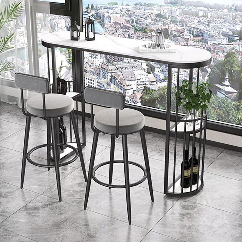 Glam -stijl gesinterde stenen top ovale bar eettafel met planken