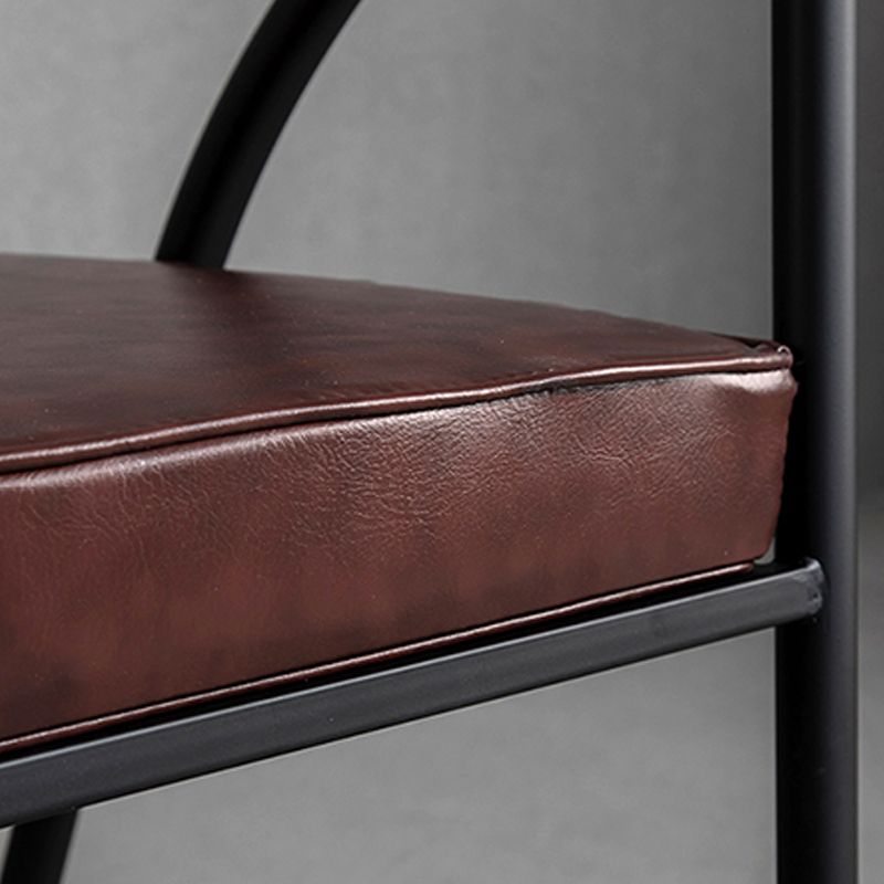 工業用メタルフレームダイニングチェア布張りのフェイクレザーダイニングアームチェア