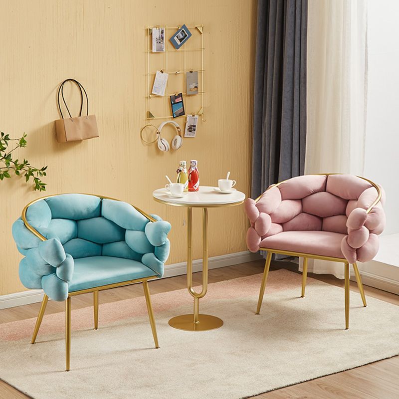 Scandinavische luxe gestoffeerde armloze eetkamerstoelen stoere rugstoel