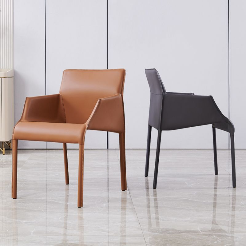 Sillas de comedor de brazo de cuero sintética y silla lateral gris oscuro