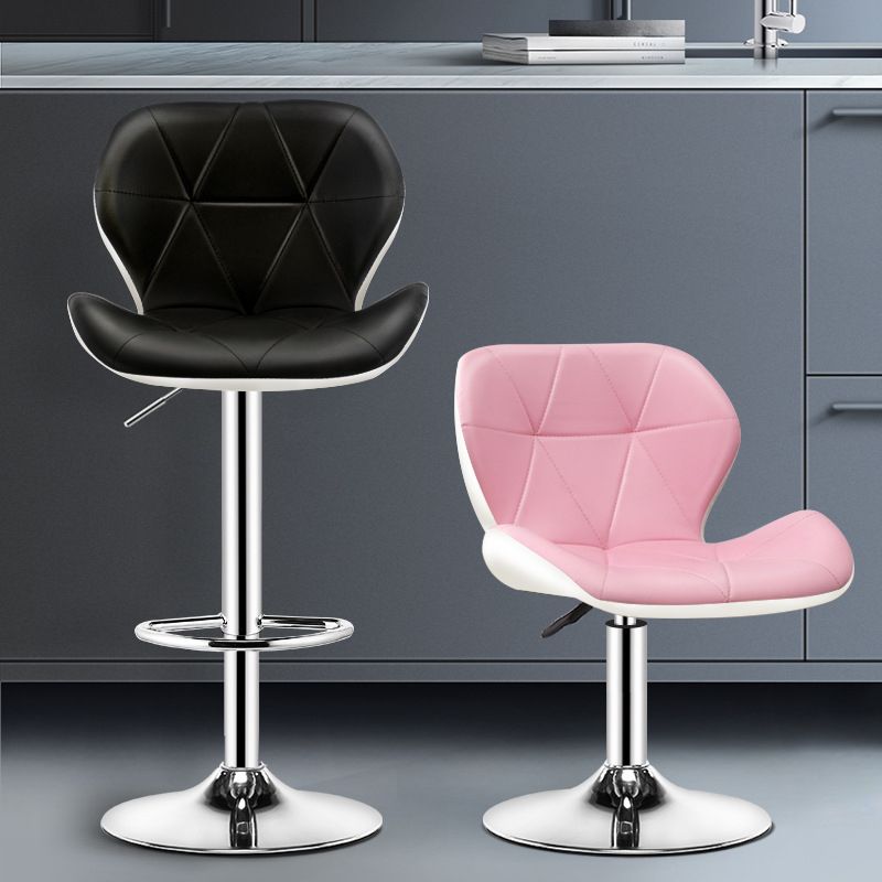 スカンジナビアのメタルバースツールフェイクレザーフットレスト調整可能なカウンタースツール