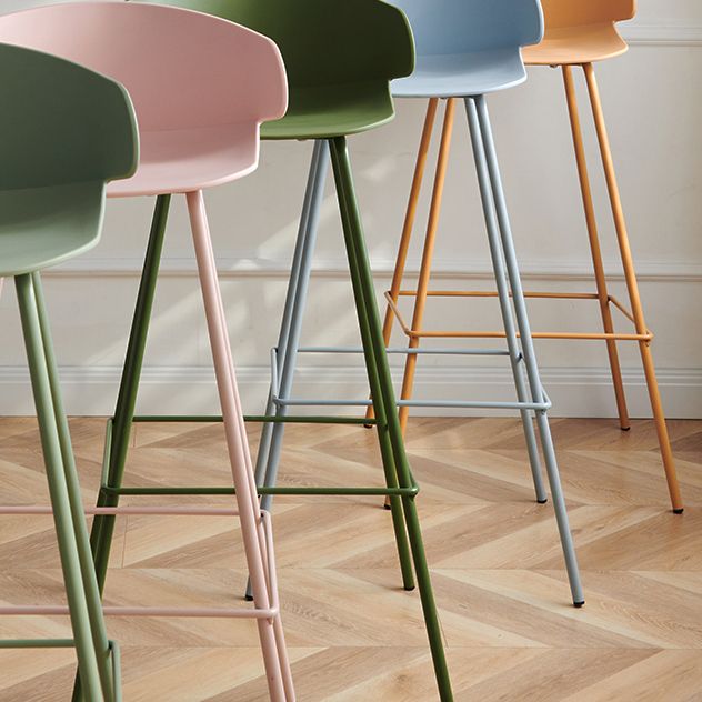 Taburete de plástico escandinavo taburete sin brazo para sala de estar para sala de estar