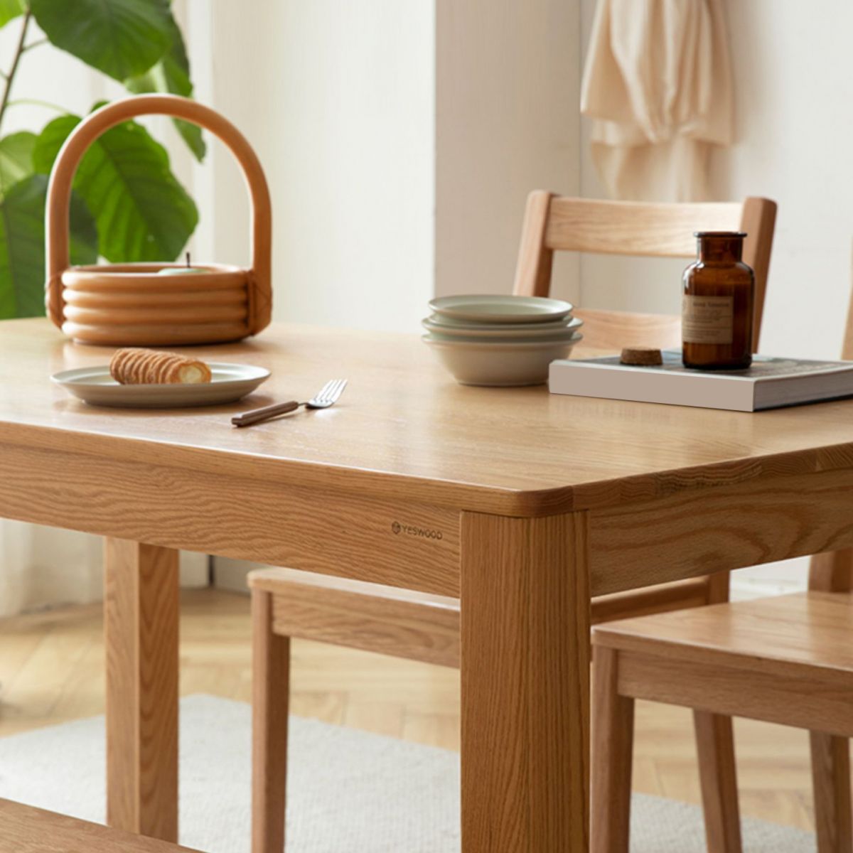 5/7 PCSソリッドウッド4脚の標準高さのディネットテーブル椅子付き