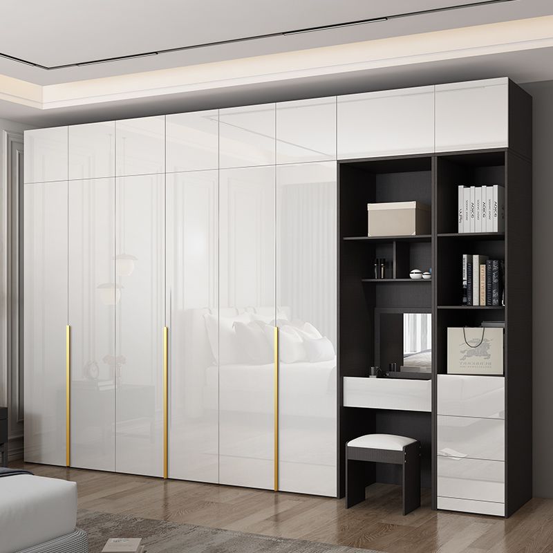 Scharnierende garderobe kast met kledingstaaf moderne opbergkast