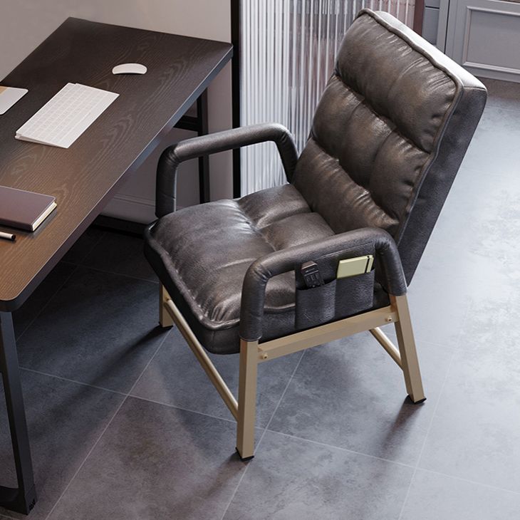 Sedia per computer moderna Office di altezza restituibile.