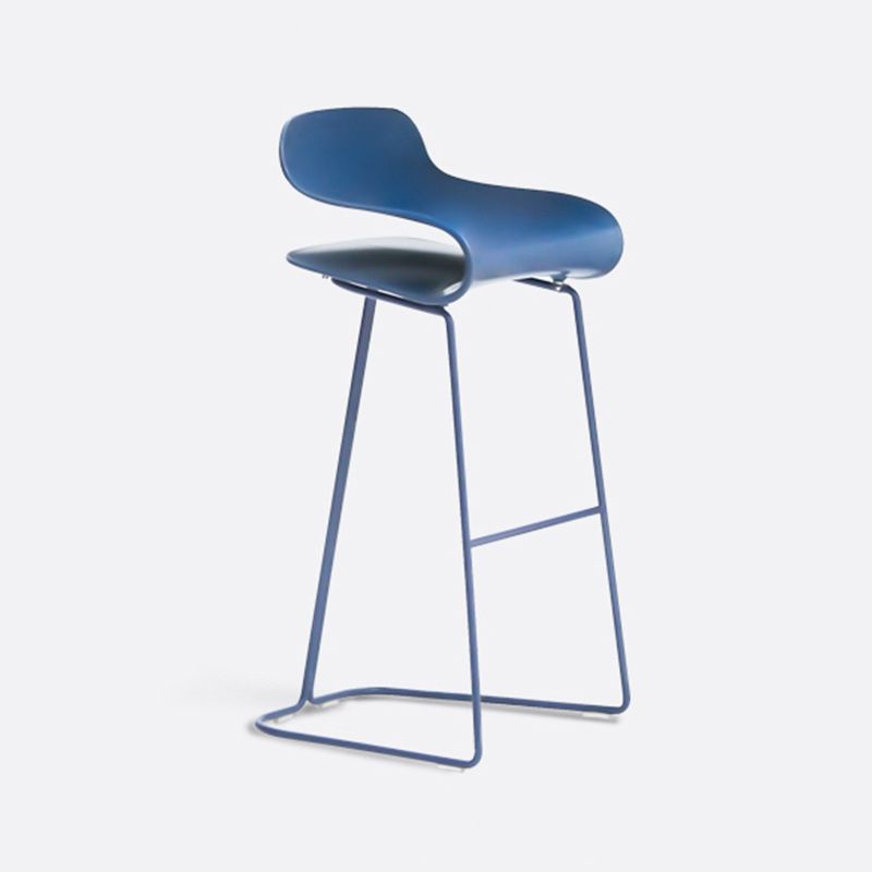 Contemporary Footrest Low Back Barstool Plastic Matte Finish Coffee Shop Stool Clearhalo 'Bar Furniture' 'Bar Stools' 'bar_stools' 'furn' 'furn_bar_stools' 'Furniture' 'furniture_bar_stools' 'Kitchen & Dining Furniture' 1200x1200_2fbe0260-7cb6-4511-8f5f-5358ede07313