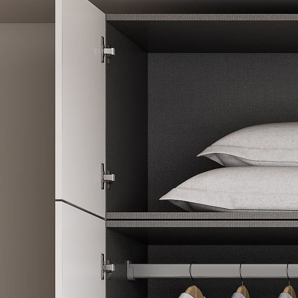 Guardaroba a specchio bianco armadio ingegnerizzato in legno.