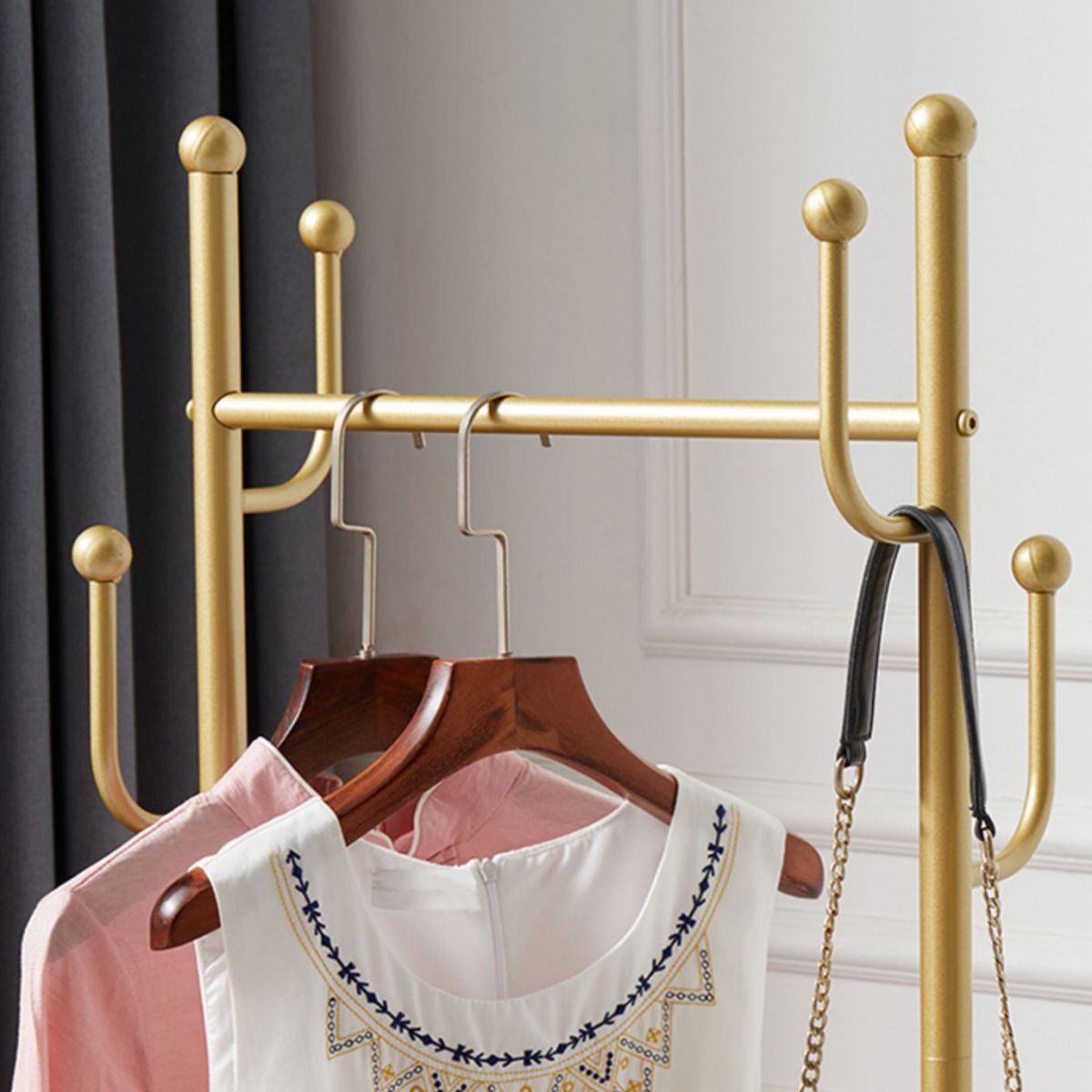 Popular Metal Coat Hanger Storage Basket Solid Color Coat Rack with Castors Clearhalo 'Entry & Mudroom Furniture' 'furn' 'furn_hall_tree_coat_racks' 'Furniture' 'Hall Trees & Coat Racks' 'hall_tree_coat_racks' 1200x1200_2fecaed2-2092-4a5d-95ac-bd33e9ecaa4d