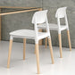 Sedia da pranzo contemporanea in legno in plastica e in legno massiccio