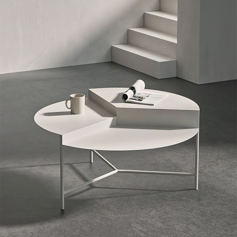 Mid-Century Modern Round Coffee Table with 3 Legs in Iron Cocktail Table