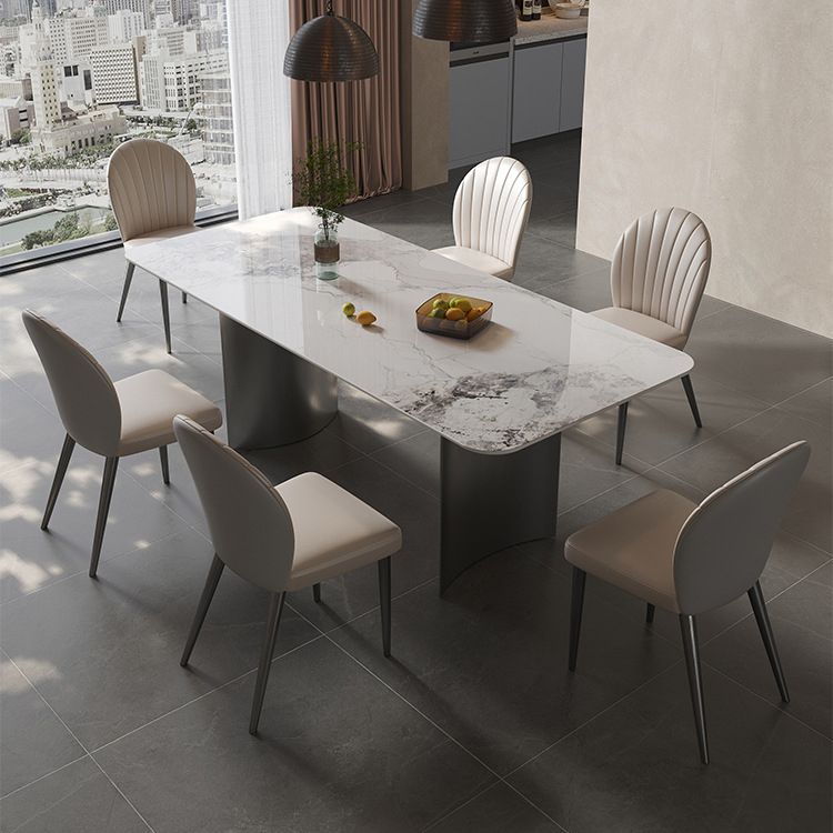 現代のサイドチェアメタルソリッドバックダイニングルーム屋内の椅子