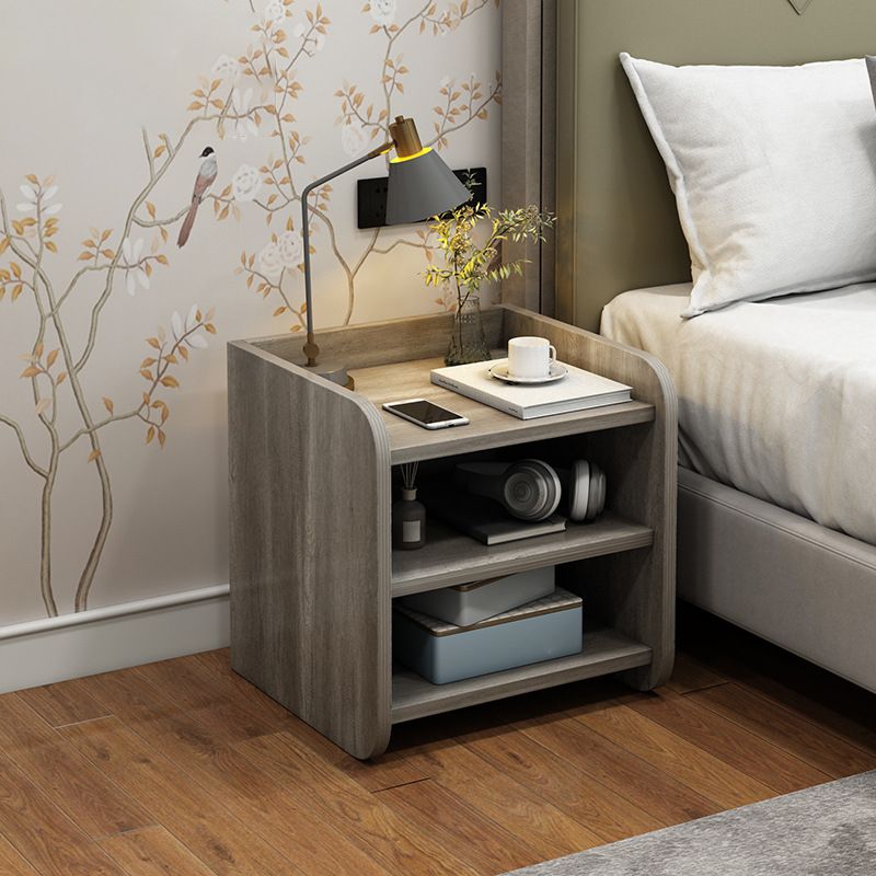Hölzerne Nachttisch mit Regalen und Schubladen 15,7 "/22.8" hoher Nachttisch