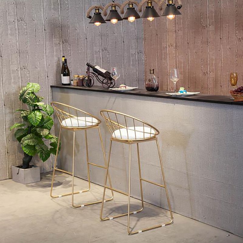 Industrial Gold Bar Table 21.6"W Round Top White Wood Bistro Table for Breakroom Clearhalo 'Bar Furniture' 'Bar Tables' 'bar_tables' 'furn' 'furn_bar_tables' 'Furniture' 'furniture_bar_tables' 'Kitchen & Dining Furniture' 'kitchen&dining_furn' 'kitchen' 1200x1200_3047efa8-4360-46dd-acc7-3b964db2b522