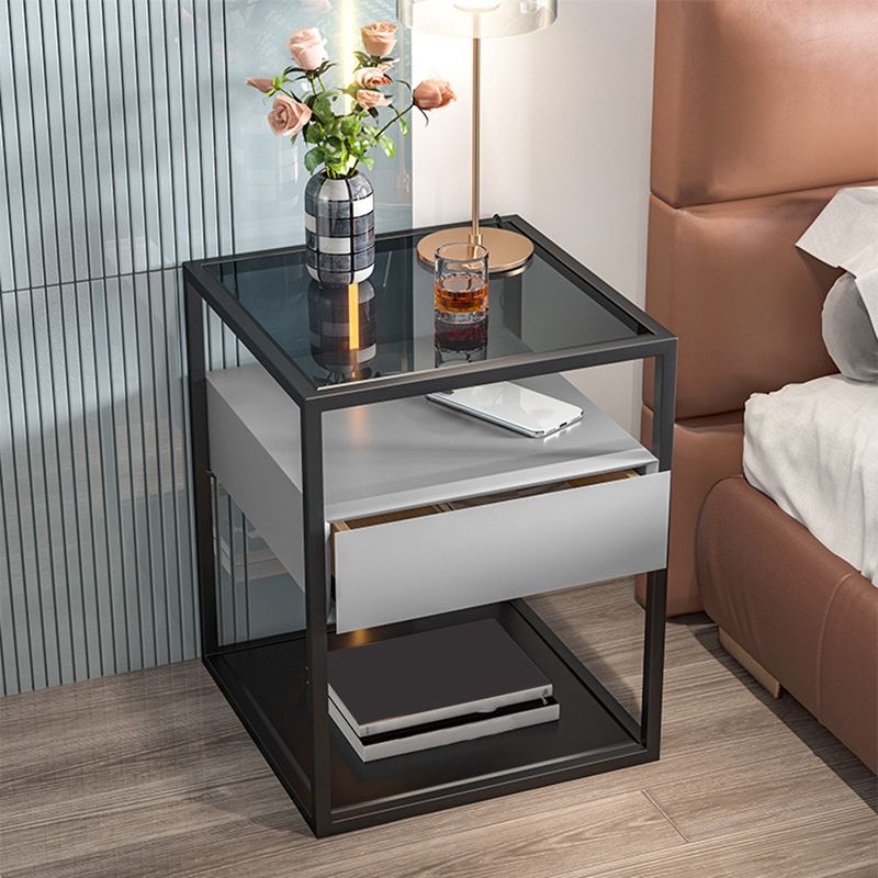 Moderner Nachttisch mit 1 Schublade, Glasplatte und 1 Ablage, 54 cm hoch