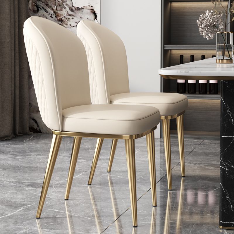 Chaise d'appoint en cuir, chaise de salle à manger à Base dorée Glam pour le salon