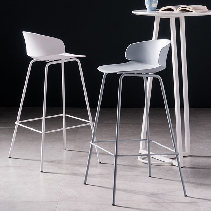 Contemporary Style Bar Stool Plastic Counter Bar Stool with Metal Legs Clearhalo 'Bar Furniture' 'Bar Stools' 'bar_stools' 'furn' 'furn_bar_stools' 'Furniture' 'furniture_bar_stools' 'Kitchen & Dining Furniture' 1200x1200_30f184dc-a8ed-4ed9-9c78-75c4f98ca21d