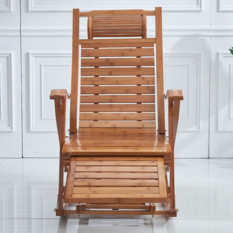 Chaise à bascule intérieure de style moderne