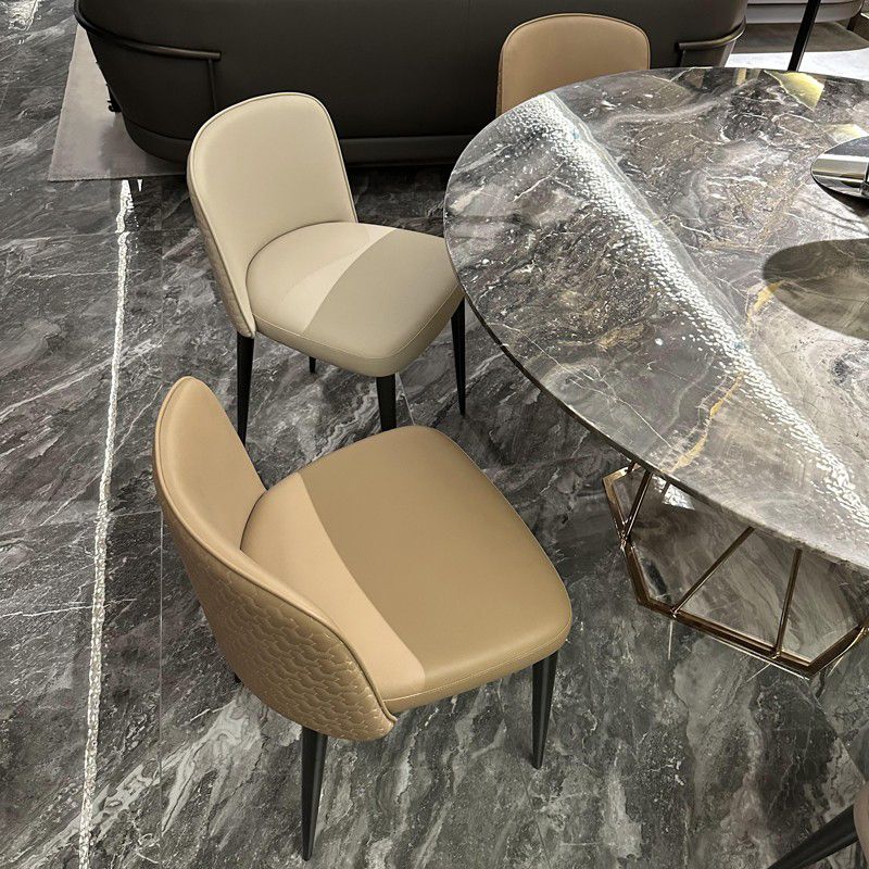 Estilo moderno abierto Silla lateral de comedor de cuero tapizado para el hogar