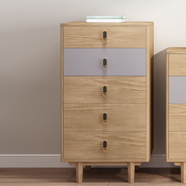 Coffre en bois moderne avec des jambes droites et des tiroirs accent coffre