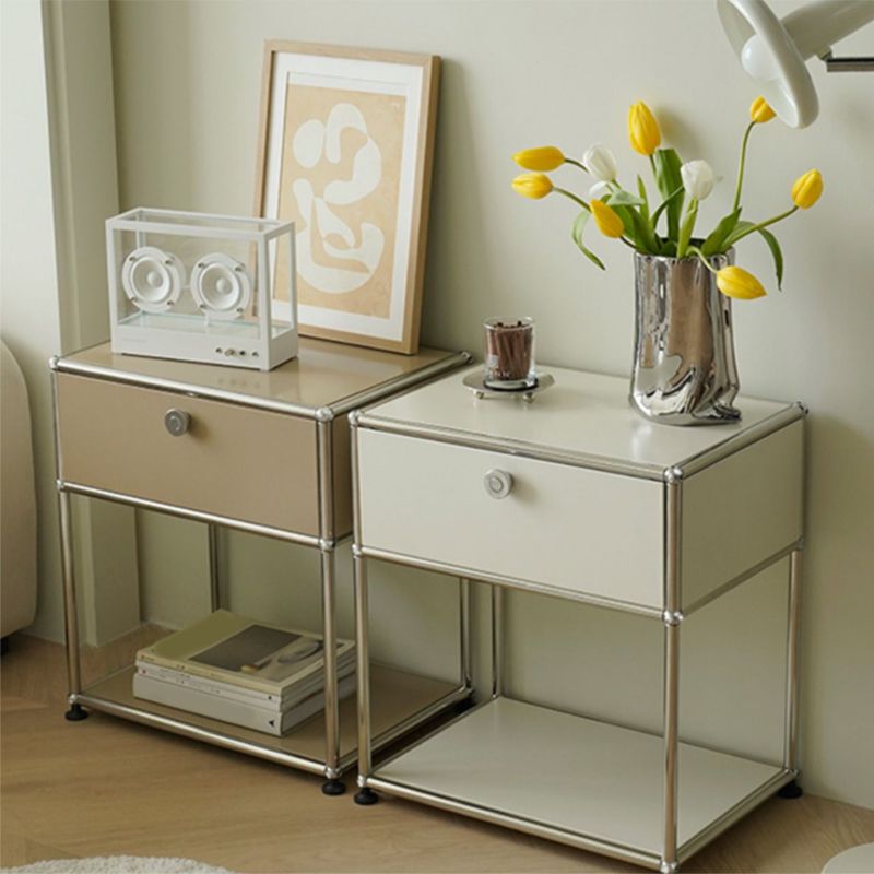 Mesa deslizante modernista de metal de mesa con almacenamiento de 4 patas mesa de esquina de sala de estar