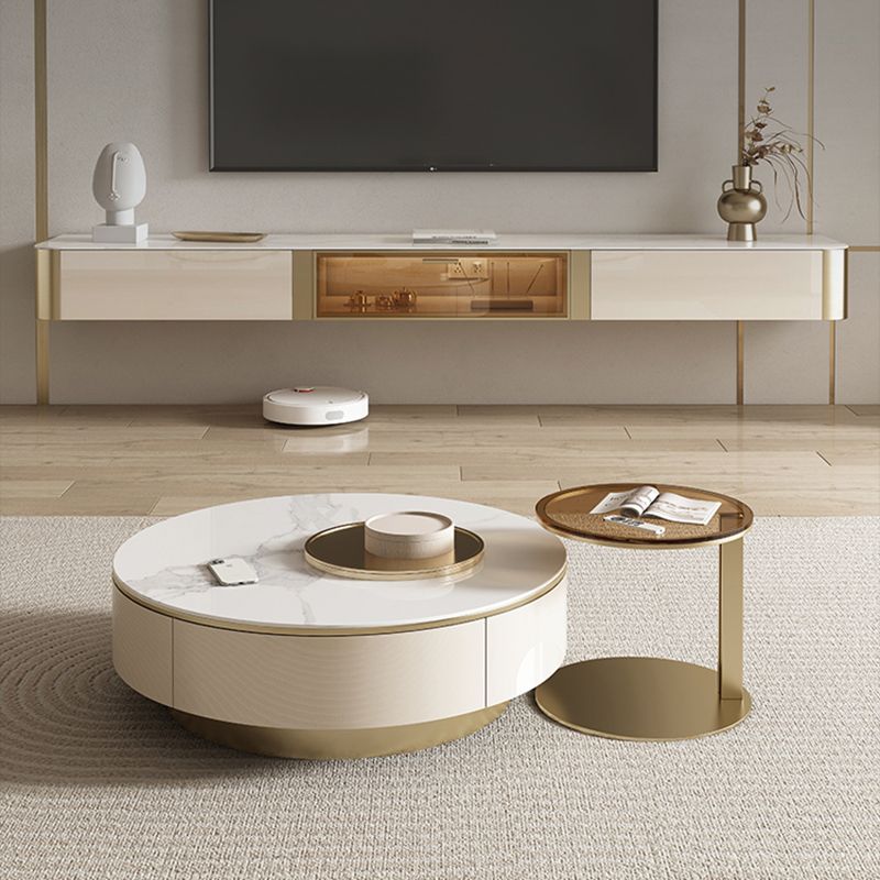 Style de style de style glam est un rangement fermé armoire télévisée flottante