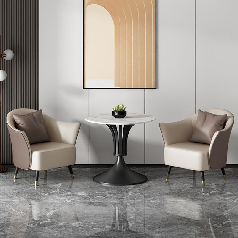 Metallglam -Essset mit gepolsterten Stühlen 1