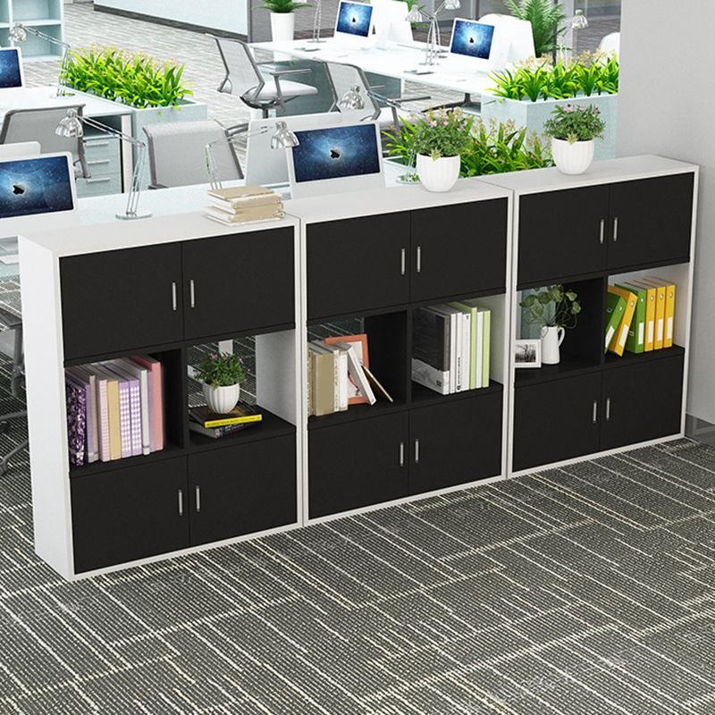 Gabinete de madera tradicional con archivos verticales de almacenamiento para la oficina