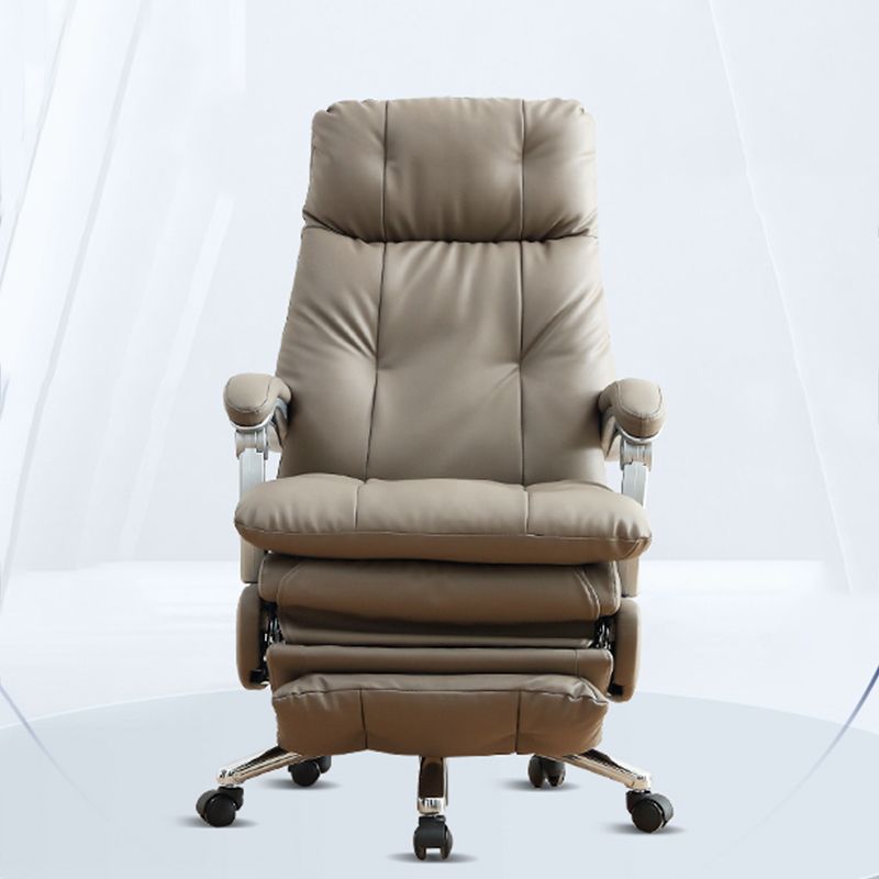 Sedia da ufficio a ruote regolabili in altezza contemporanea.