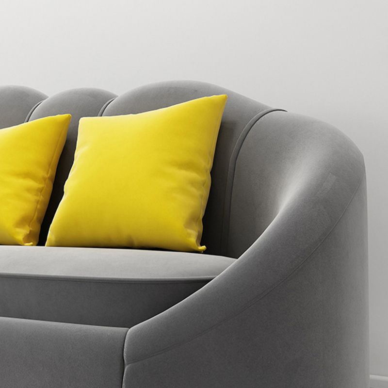 Velvet Sofa incurvé contemporain Bras pendu canapé arrière serré pour le salon