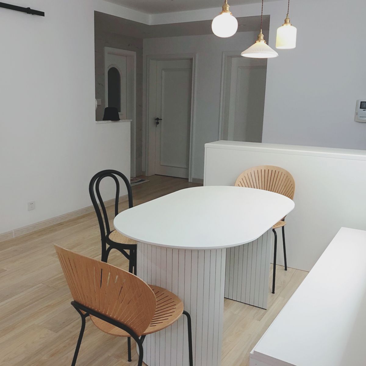Solid Wood Contemporary Dining Table High Gloss White Wood Top Table for Dining Room Clearhalo ' dining_table' 'Dining Tables & Seating' 'Dining Tables' 'furn' 'furn_dining_table' 'Furniture' 'furniture_dining_table' 'Kitchen & Dining Furniture' 'kitchen&dining_furn' 'kitchen' 'kitchen_dining_table' 1200x1200_32c97902-9b01-48ec-ba4c-d73042e2ccd5