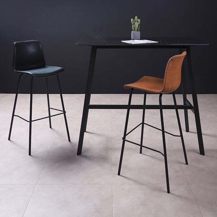 Industrial Black Metal Counter Stools Low Back Indoor Bar Stool with Bucket Seat Clearhalo 'Bar Furniture' 'Bar Stools' 'bar_stools' 'furniture_bar_stools' 'Kitchen & Dining Furniture' 'kitchen&dining_furn' 'kitchen' 'kitchen_furn' Furniture' 1200x1200_32cdcc23-533d-4d13-bb0d-b65a68e214ee