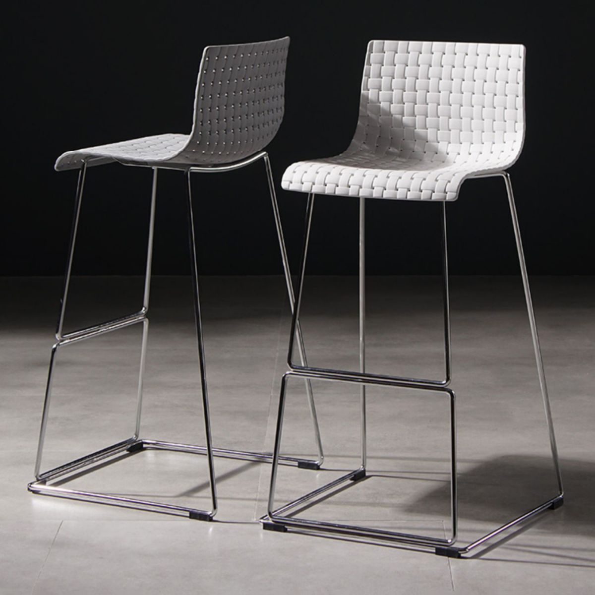 Industrial Bar-stool Plastic Counter Bar Stool for Kitchen Bar with Metal Legs Clearhalo 'Bar Furniture' 'Bar Stools' 'bar_stools' 'furn' 'furn_bar_stools' 'Furniture' 'furniture_bar_stools' 'Kitchen & Dining Furniture' 1200x1200_32f8af72-8ea2-4a72-9cf3-4c9c71aa777b
