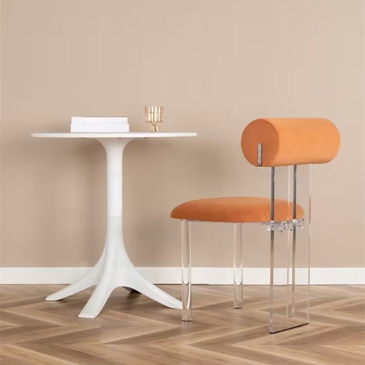 Sedie da pranzo e accento imbottite contemporanee e in plastica