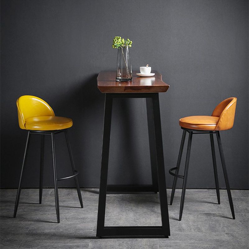 Taburete de bar industrial de piel sintética para interiores con patas de metal