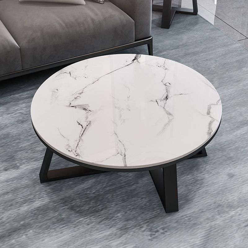 Runder Couchtisch aus Schiefer. Minimalistischer runder Couchtisch für das Wohnzimmer