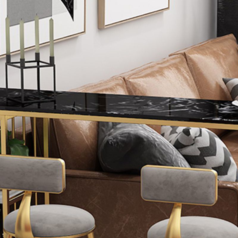 Tavolo da pranzo a bar in pietra tradizionale tavolo da bar di lusso con base in slitta in oro