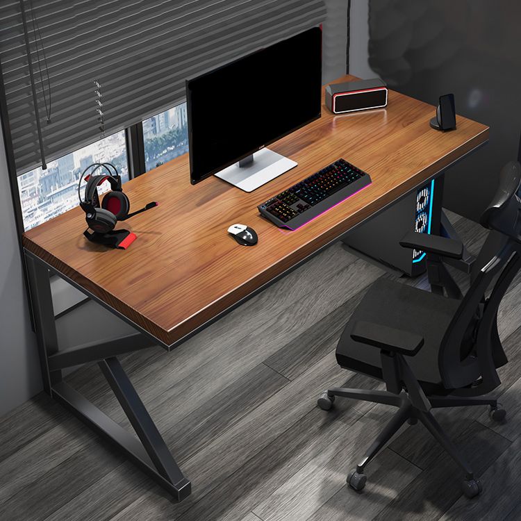 Bureau de bureau en bois massif bureau d'ordinateur de finition antique avec des jambes en métal