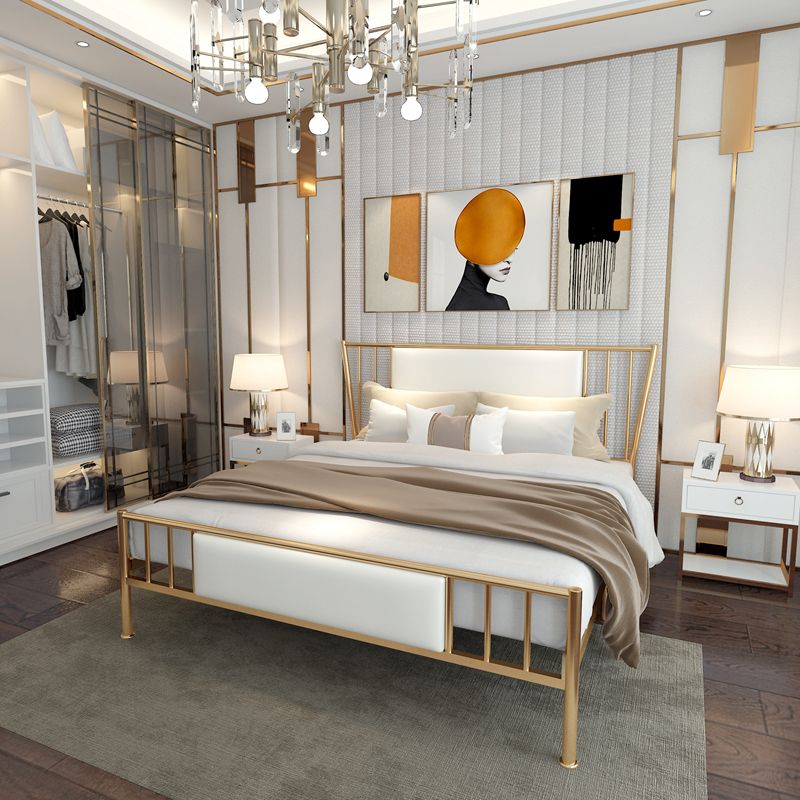 Letto imbottito bianco con testiera di basso profilo con gambe metalliche