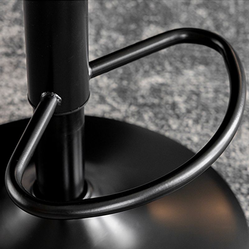 Tabouret de comptoir en fausse en cuir en métal en métal contemporain avec finition mate en finition mate