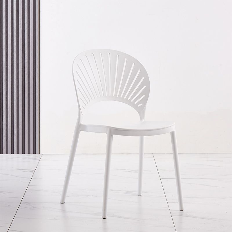 Silla lateral de té de leche escandinava apilada acabado mate silla de comedor de plástico